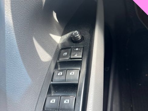 Used 2020 Toyota Camry LE w/ Carpet Mat Package FWD image 11