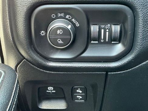Used 2020 RAM 1500 Laramie AWD/4WD image 23