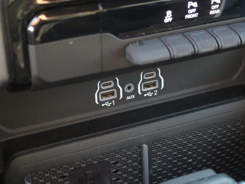Used 2025 RAM 1500 Big Horn AWD/4WD image 22