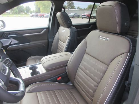 New 2026 GMC Acadia Denali Ultimate image 13