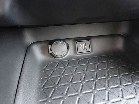 Used 2023 Toyota RAV4 LE AWD/4WD image 19