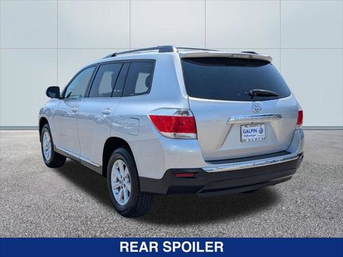 Used 2013 Toyota Highlander SE FWD image 3
