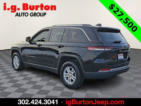 Certified 2023 Jeep Grand Cherokee Laredo image 4