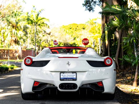 Used 2013 Ferrari 458 Spider image 33