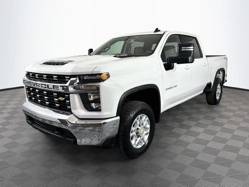 Used 2021 Chevrolet Silverado 2500 LT w/ Fleet Comfort Package AWD/4WD image 3