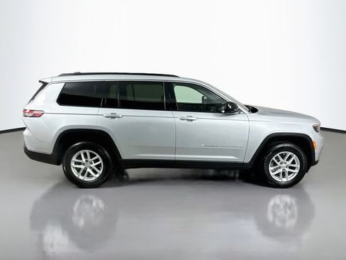 Used 2024 Jeep Grand Cherokee L Laredo w/ Trailer Tow Package AWD/4WD image 5