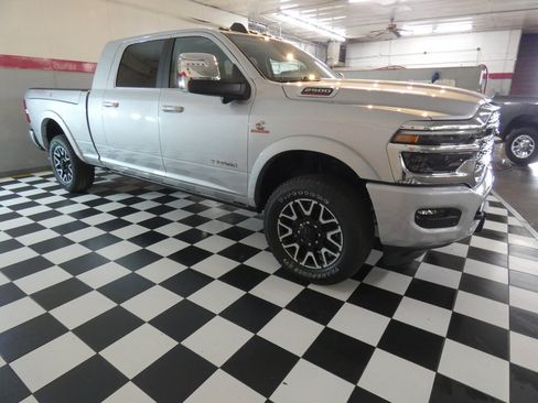 New 2026 RAM 2500 Limited AWD/4WD image 6