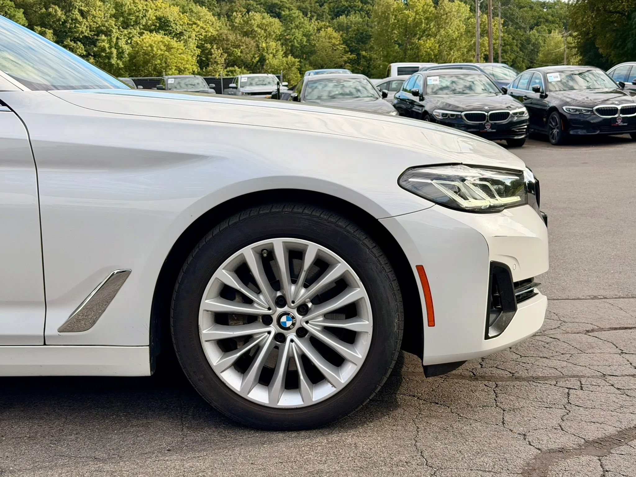 Used 2022 BMW 530i xDrive w/ Premium Package AWD/4WD image 8