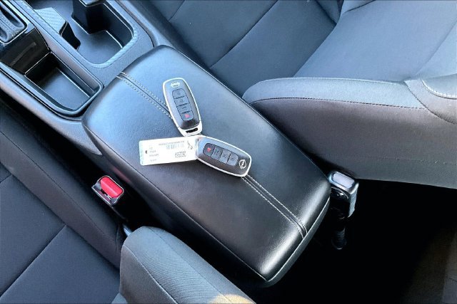 Used 2025 Nissan Sentra S FWD image 31