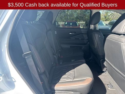 New 2026 Nissan Pathfinder Platinum image 42