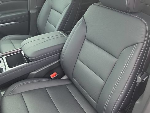 New 2027 Chevrolet Traverse LT w/ Driver Confidence Package FWD image 18