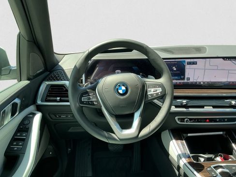 New 2026 BMW X5 xDrive50e w/ Premium Package AWD/4WD image 11