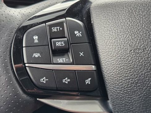 Used 2023 Ford Explorer ST-Line AWD/4WD image 25