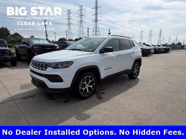 Used 2024 Jeep Compass Latitude AWD/4WD image 1