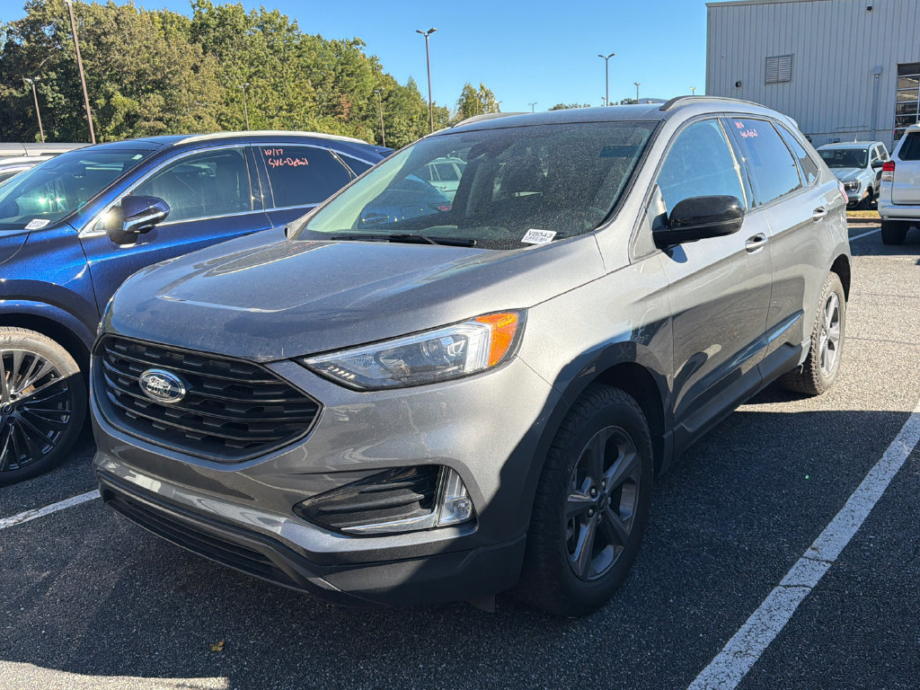 Used 2024 Ford Edge SEL w/ Sport Appearance Package AWD/4WD image 3