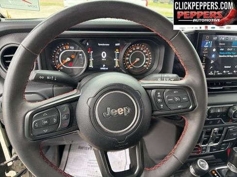 Used 2024 Jeep Gladiator Rubicon image 8
