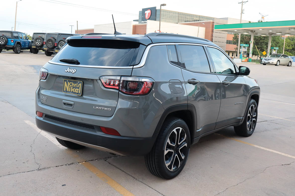 Used 2024 Jeep Compass Limited AWD/4WD image 5