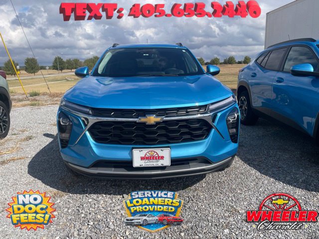 Used 2025 Chevrolet Trax LT w/ Driver Confidence Package FWD image 2