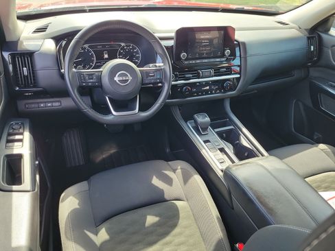 Certified 2024 Nissan Pathfinder SV w/ SV Premium Package FWD image 17