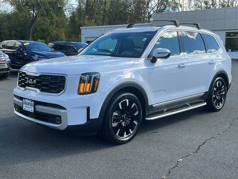 Used 2024 Kia Telluride SX Prestige w/ Towing Package image 3