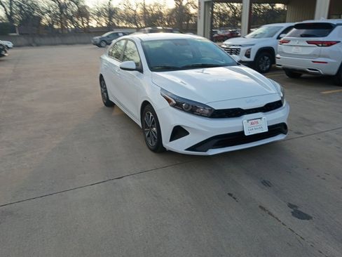 Used 2024 Kia Forte LXS image 4