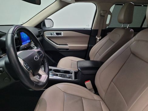 Used 2021 Ford Explorer Limited w/ Equipment Group 301A AWD/4WD image 17