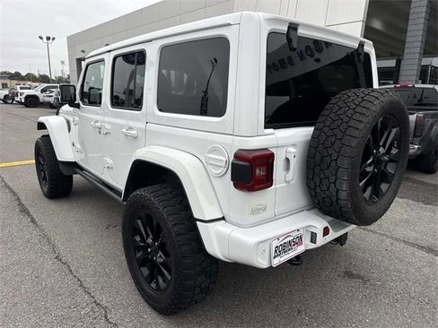 Used 2020 Jeep Wrangler Unlimited Sahara image 7