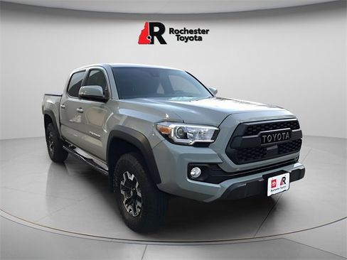 Used 2022 Toyota Tacoma TRD Off-Road w/ Technology Package image 1