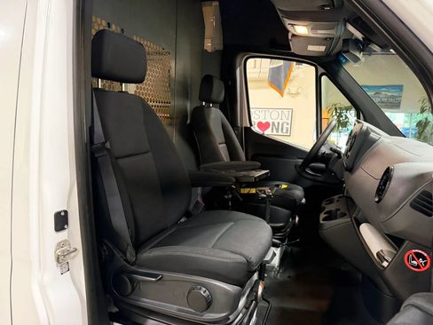 Used 2021 Mercedes-Benz Sprinter 3500 image 37