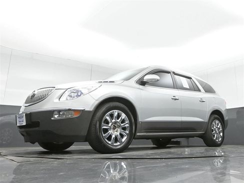 Used 2011 Buick Enclave CXL image 29