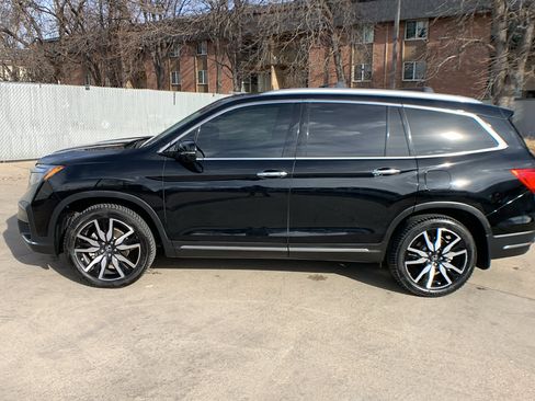 Used 2021 Honda Pilot Touring image 2