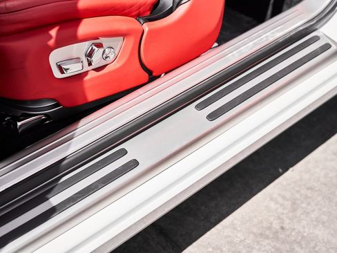 Used 2018 Rolls-Royce Dawn RWD image 35
