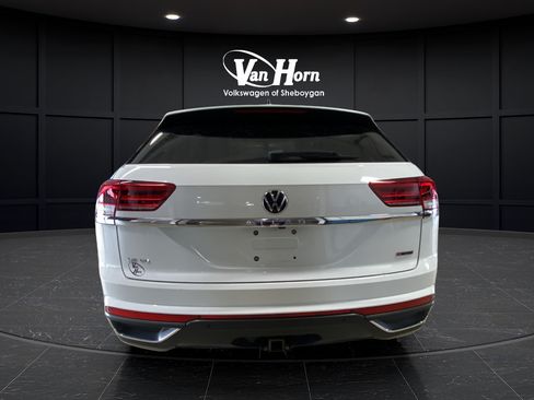 Used 2020 Volkswagen Atlas Cross Sport SE w/ Towing Package AWD/4WD image 6
