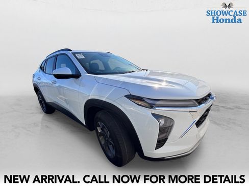 Used 2025 Chevrolet Trax LT w/ Driver Confidence Package FWD image 6