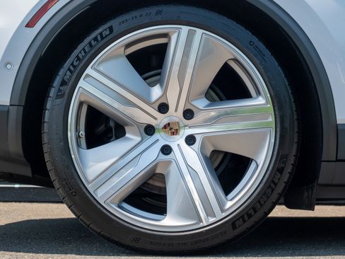 Used 2025 Porsche Macan Electric image 14