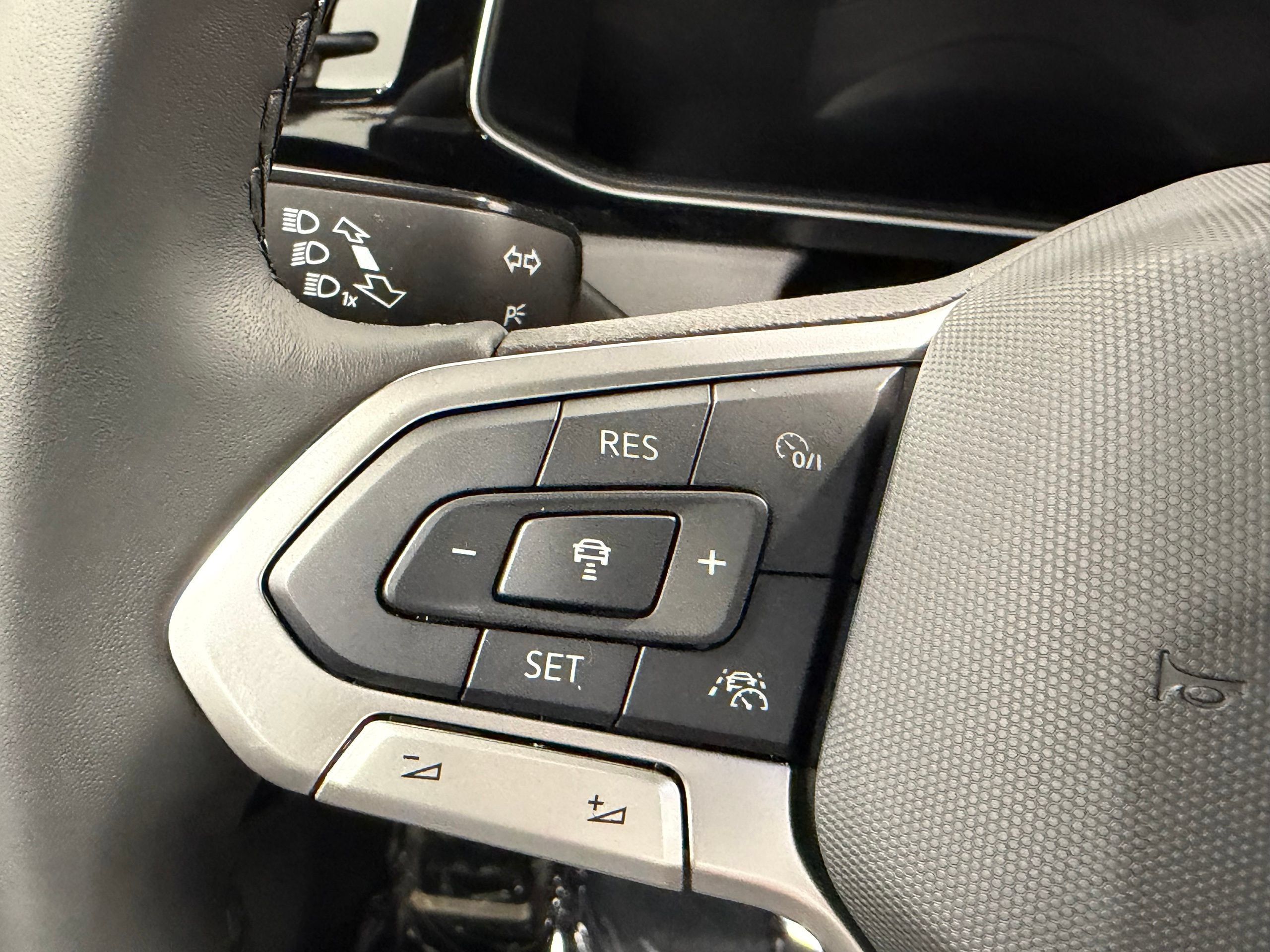 Used 2026 Volkswagen Jetta Sport FWD image 35