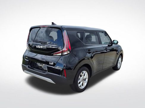 Used 2025 Kia Soul LX w/ LX Technology Package FWD image 9