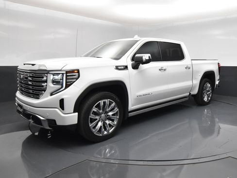 Used 2023 GMC Sierra 1500 Denali w/ Denali Reserve Package AWD/4WD image 2