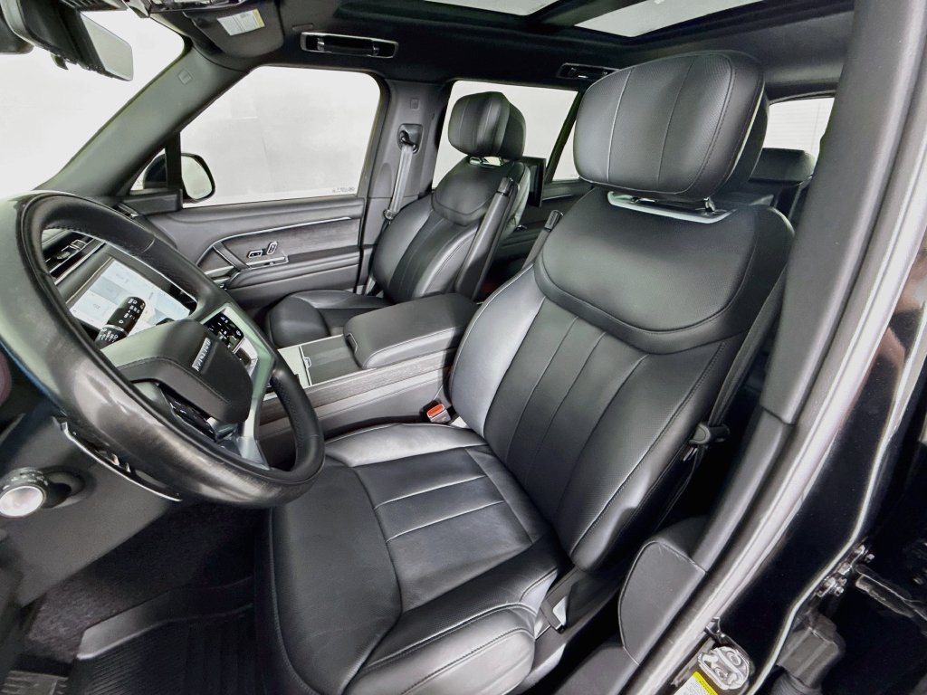 Used 2025 Land Rover Range Rover Long Wheelbase Autobiography AWD/4WD image 5