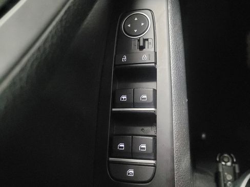 Used 2025 Kia Soul LX image 27