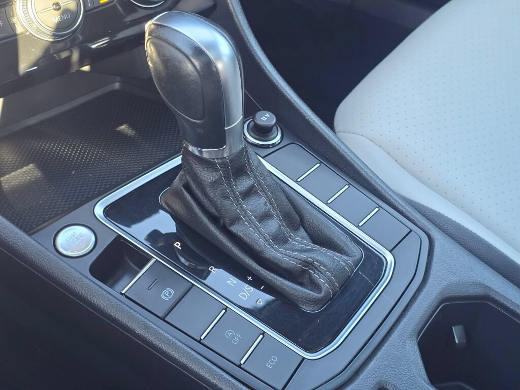Used 2019 Volkswagen Jetta R-Line FWD image 30