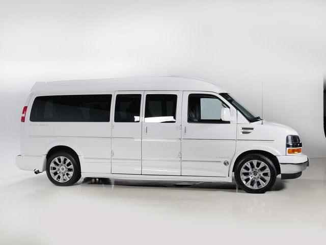 Used 2022 Chevrolet Express 2500 Extended w/ Enhanced Convenience Package RWD image 24