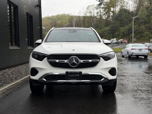 Used 2025 Mercedes-Benz GLC 300 4MATIC image 11