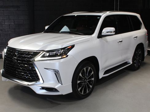 Used 2021 Lexus LX 570 4WD w/ Sport Package image 5