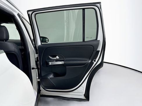 Used 2023 Mercedes-Benz GLB 250 GLB 250 image 30