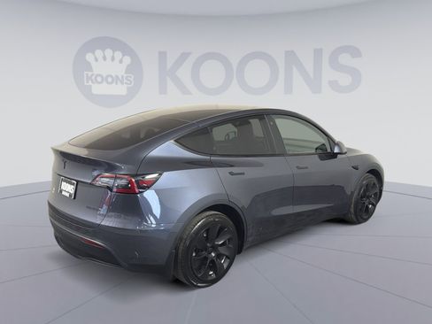 Used 2023 Tesla Model Y Long Range image 7
