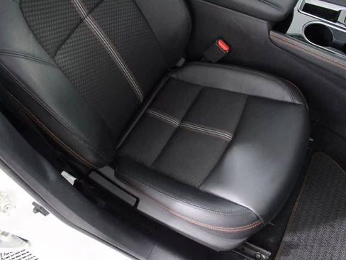 Used 2024 Nissan Altima 2.5 SR FWD image 34