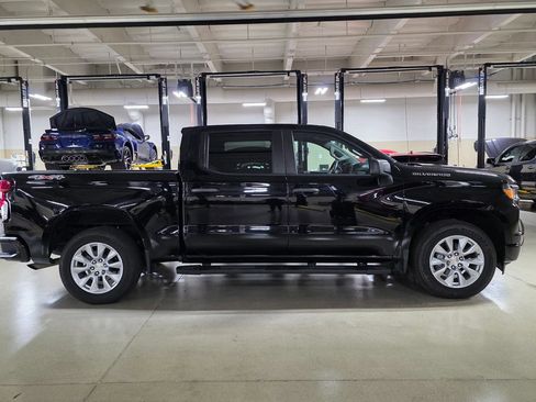 Used 2023 Chevrolet Silverado 1500 Custom AWD/4WD image 8