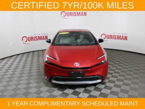 Used 2025 Toyota Prius XLE FWD image 11