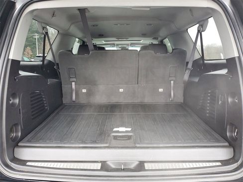 Used 2019 Chevrolet Suburban LT image 29